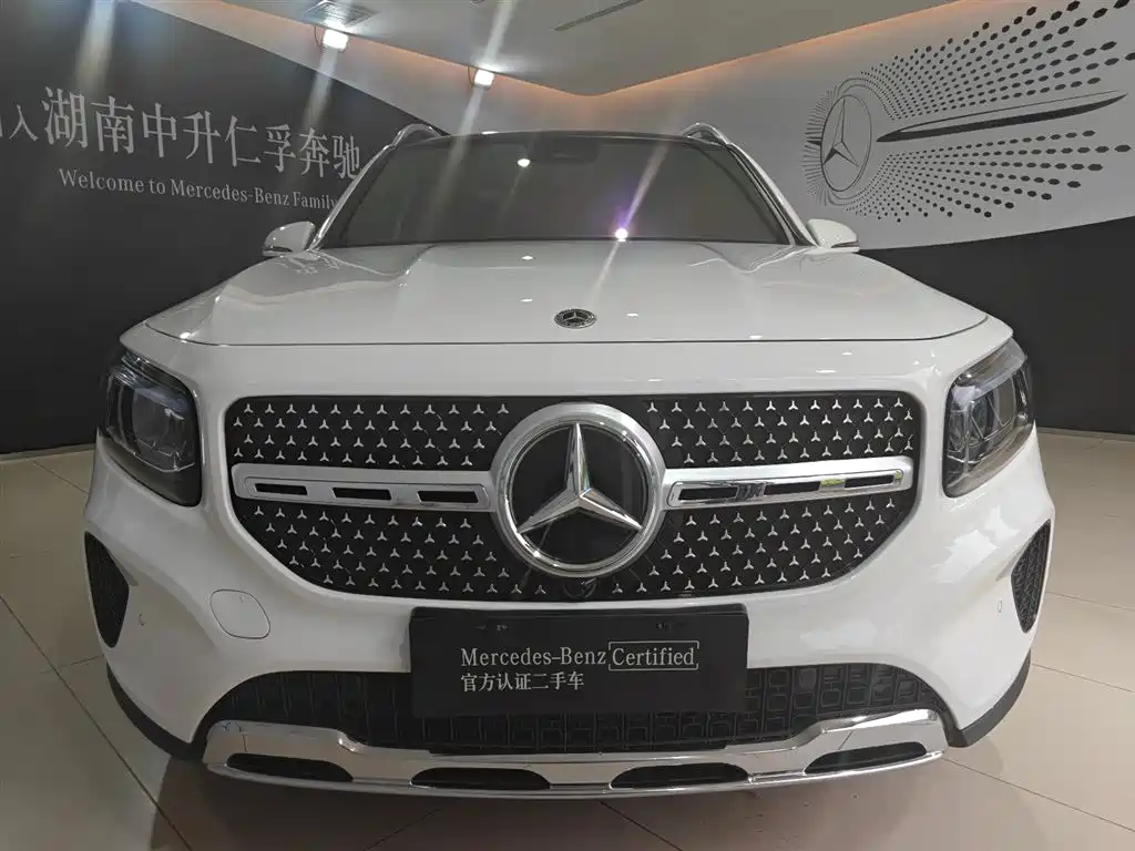MERCEDES-BENZ GLB