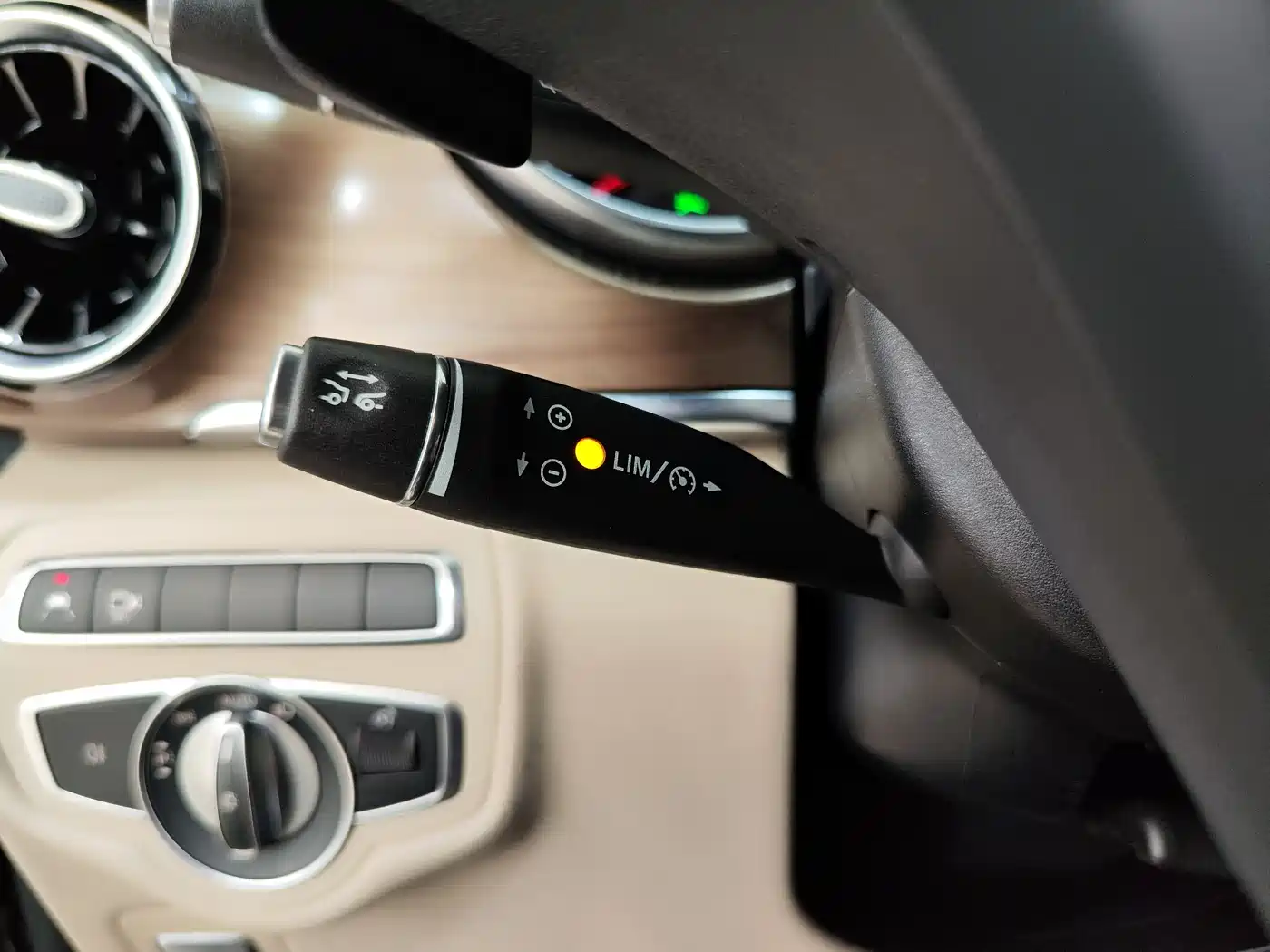 MERCEDES-BENZ V CLASS