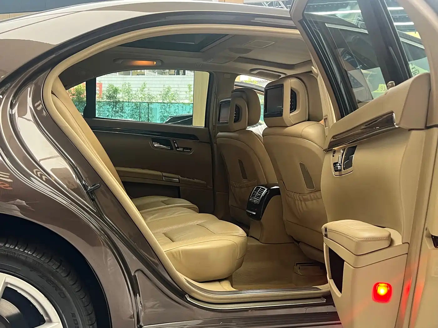 Mercedes-Benz S-Class 2010 Model S 400 L HYBRID фото 27