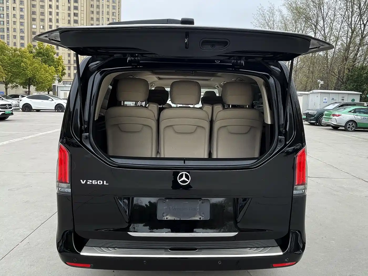 Mercedes-Benz V-Class 2018 V 260 L Premium Long Wheelbase Edition China VI фото 16