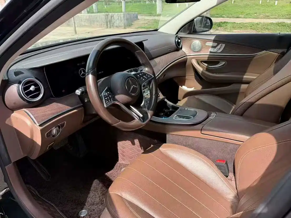Mercedes-Benz E-Class New Energy 2022 E 350 e L Plug-in Hybrid Sports Sedan фото 4