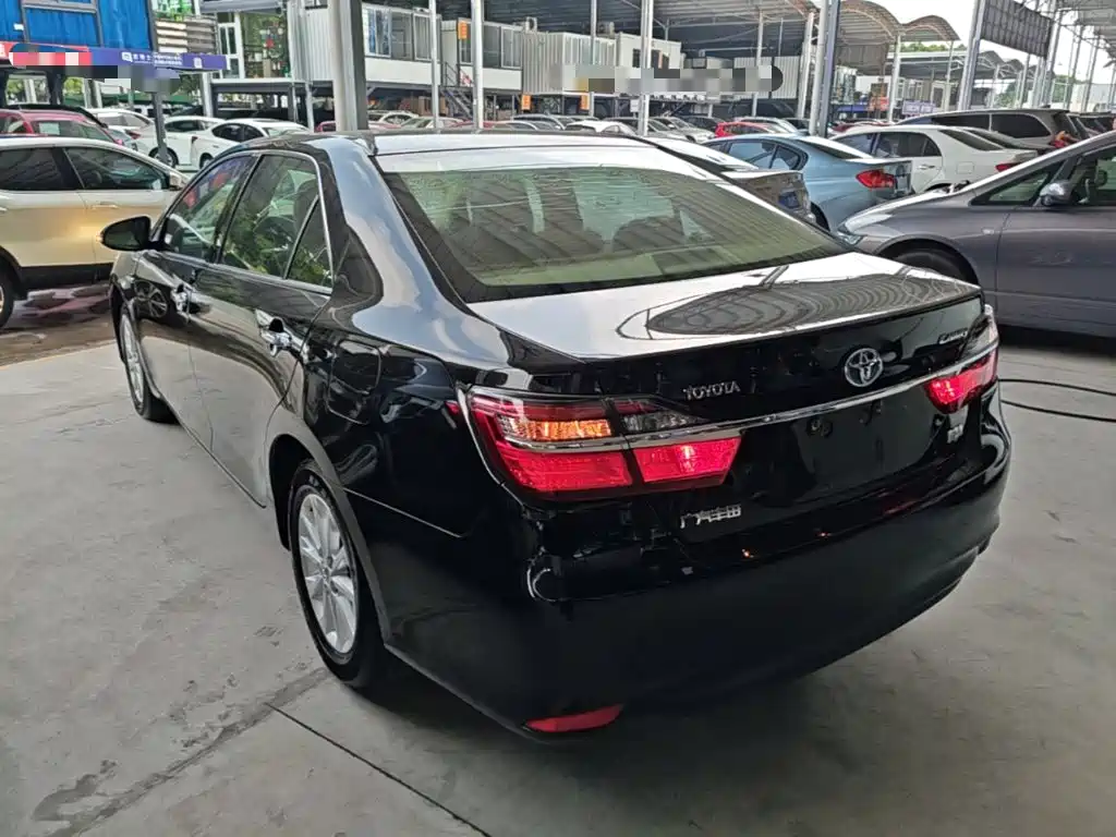 Photo 5 - Toyota Camry