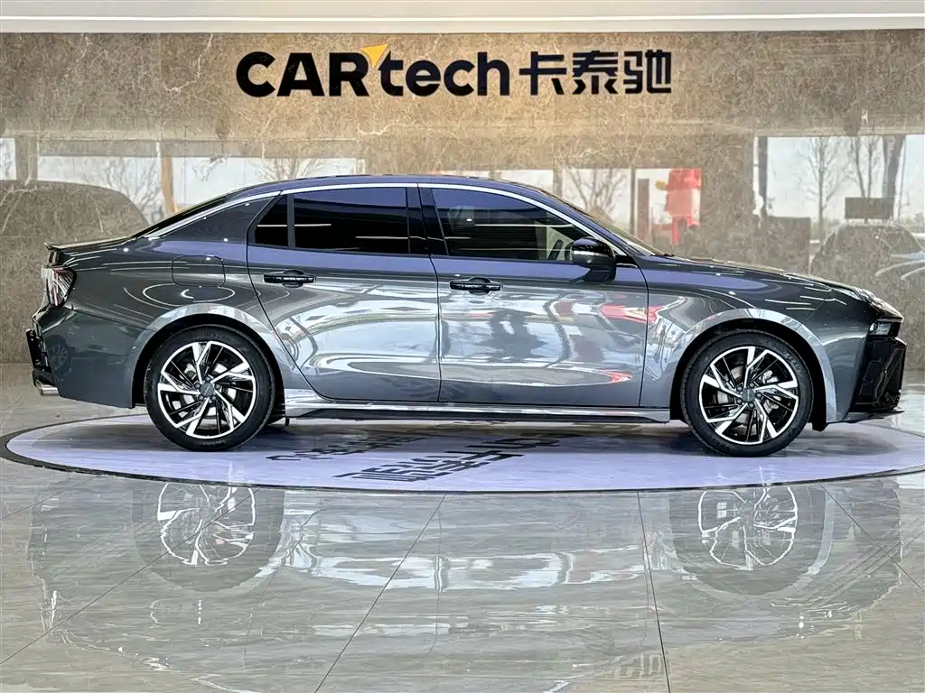 Lynk & Co 03 2023 2.0TD DCT Jin Pro фото 4