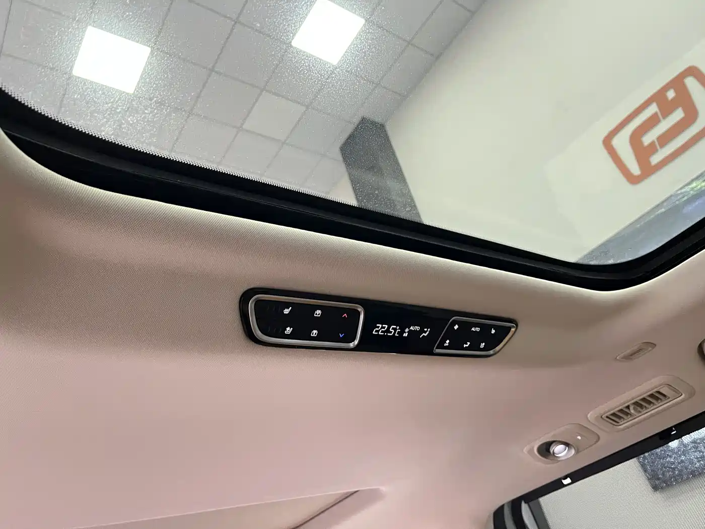 GAC Trumpchi Trumpchi E8 NEV 2024 Model 150km MAX+ фото 15