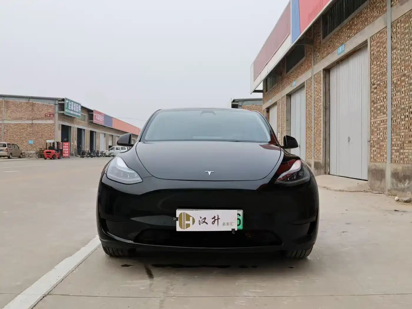 TESLA MODEL Y