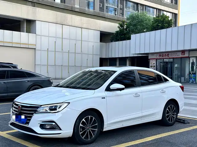 Roewe Roewe i5 2020 1.5L Automatic 4G Connected Premium Flagship Edition