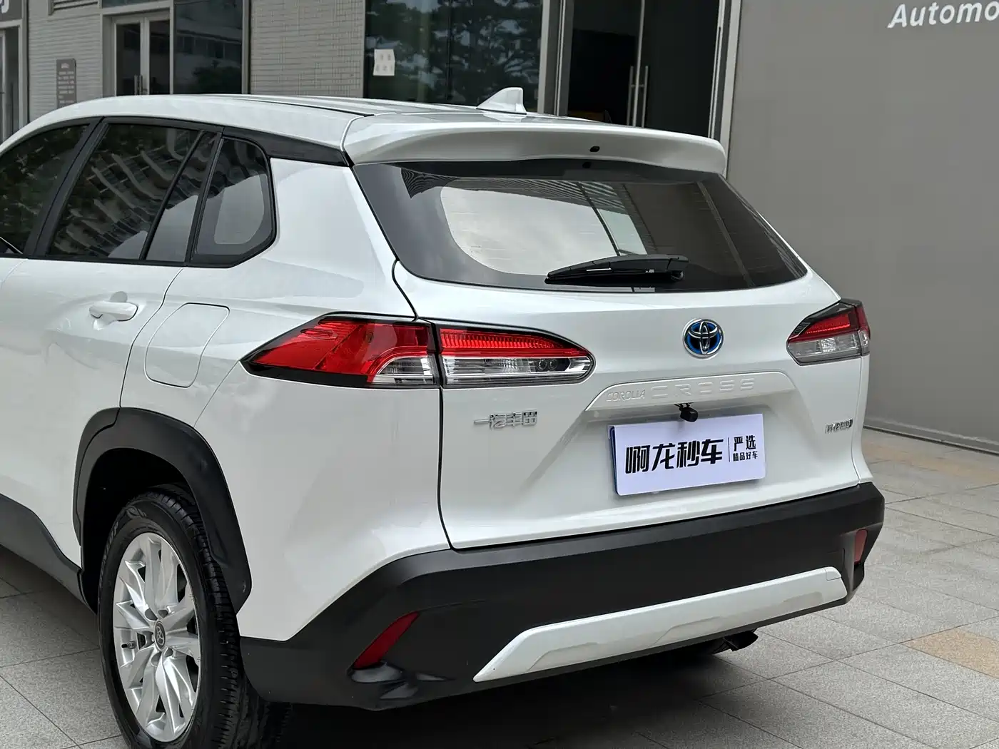 Toyota Corolla Cross 2023 Hybrid 2.0L Pioneer Edition фото 16
