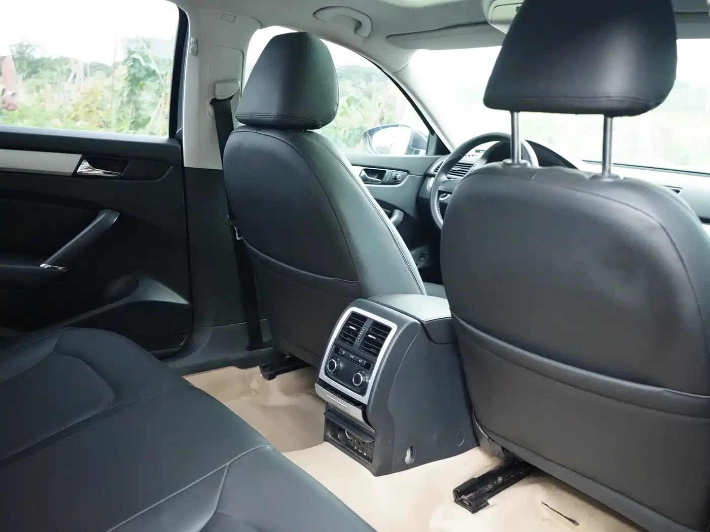 Volkswagen Passat 2014 1.8TSI DSG Luxury Edition фото 15