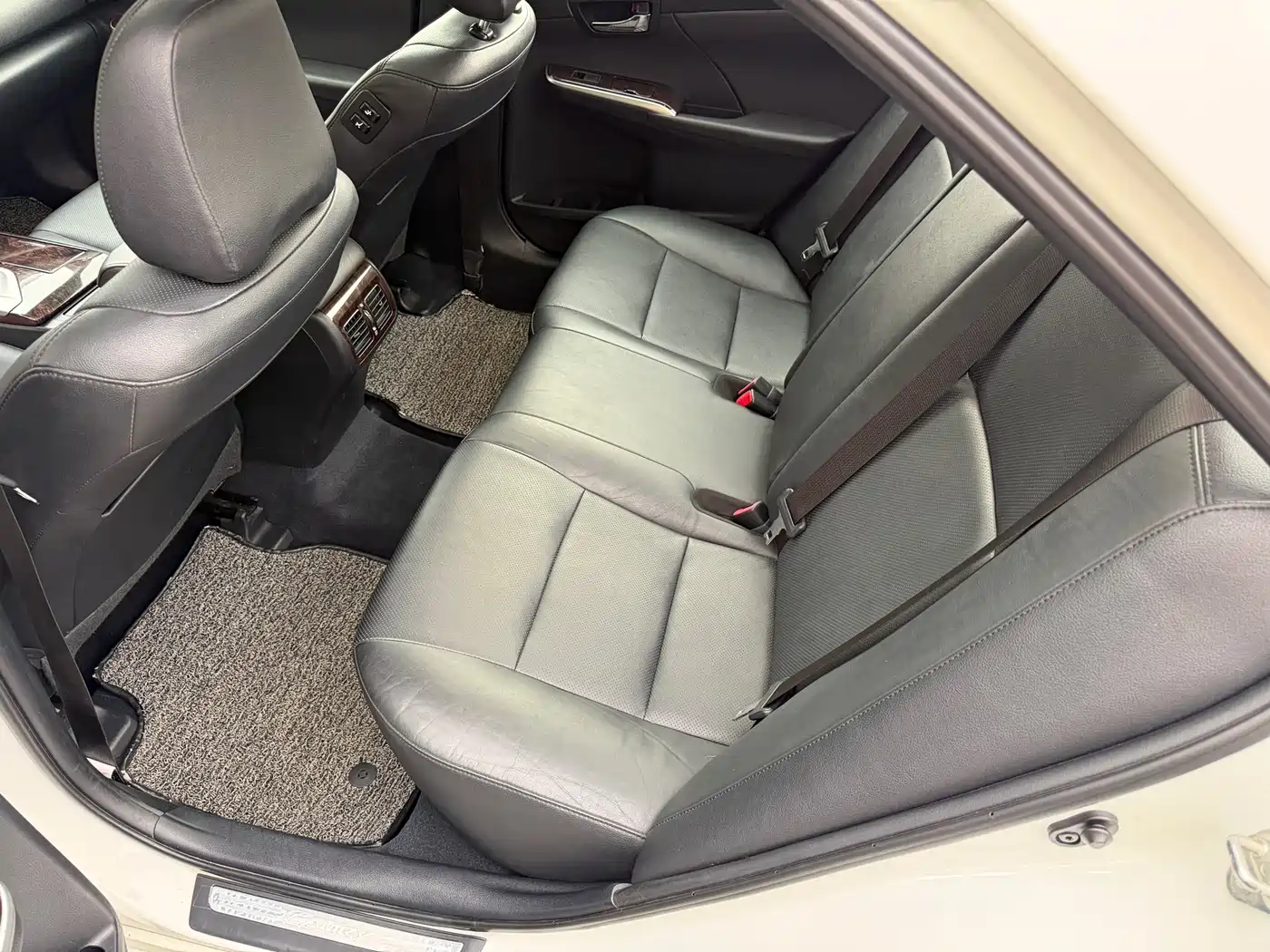Toyota Camry 2015 2.0G Leading Edition фото 15