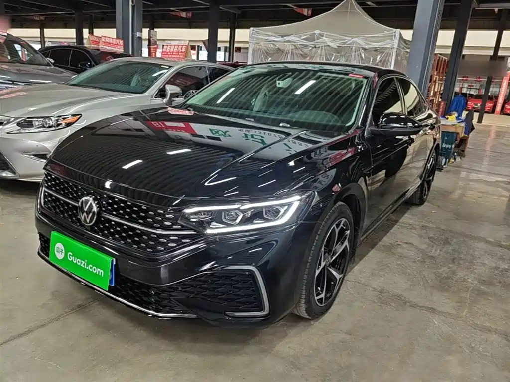 Volkswagen Passat 2023 Facelift 330TSI Starlight Elite Edition