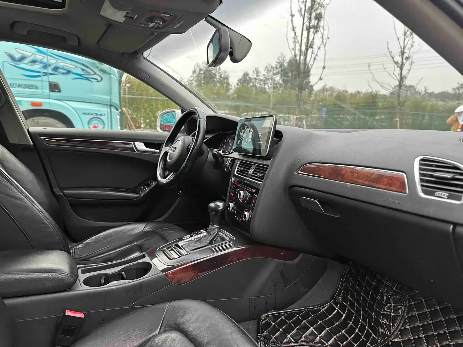 Фото 15 - Audi A4L