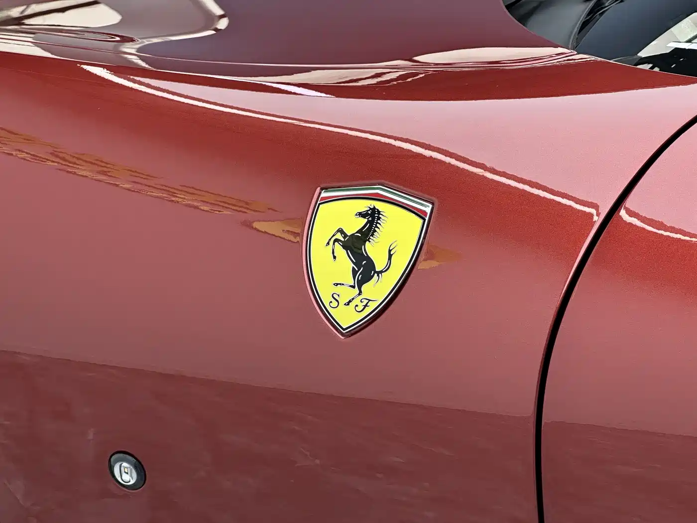 FERRARI ROMA