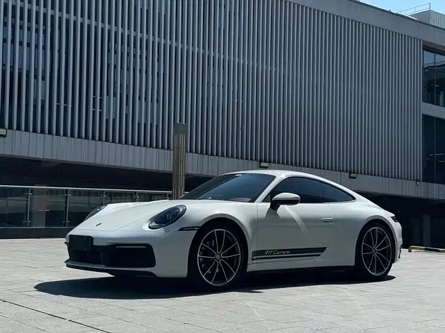 PORSCHE 911