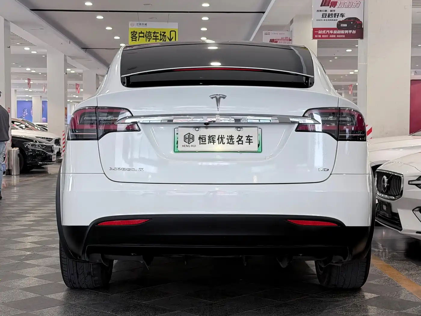 TESLA MODEL X