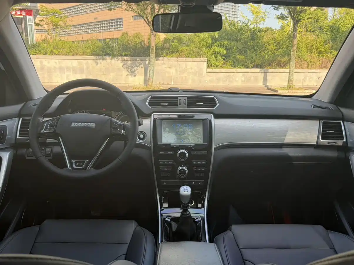 Фото 15 - Haval H2