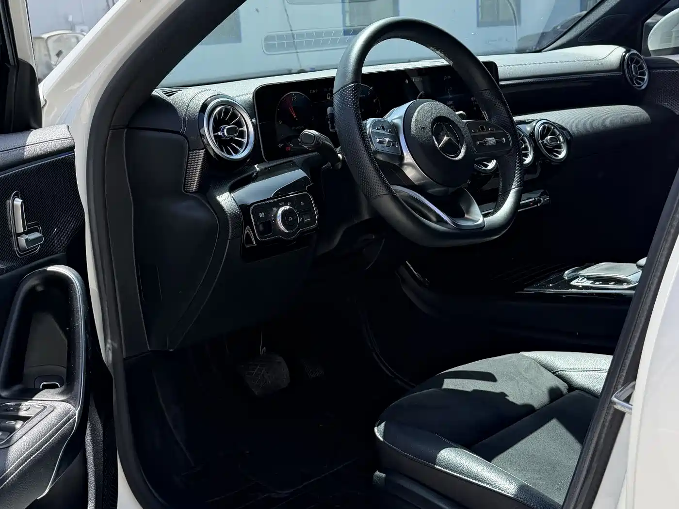 Mercedes-Benz A-Class 2020 A 200 L Sport Sedan фото 4