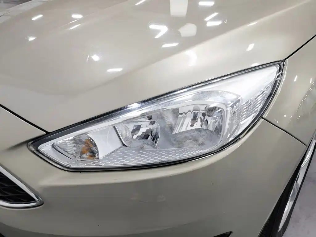 Фото 7 - Ford Focus