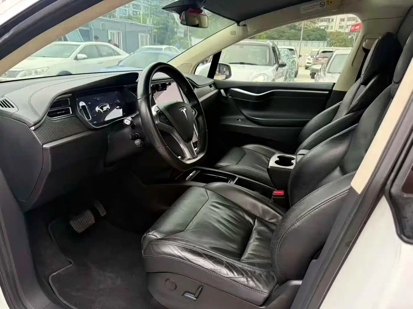 TESLA MODEL X