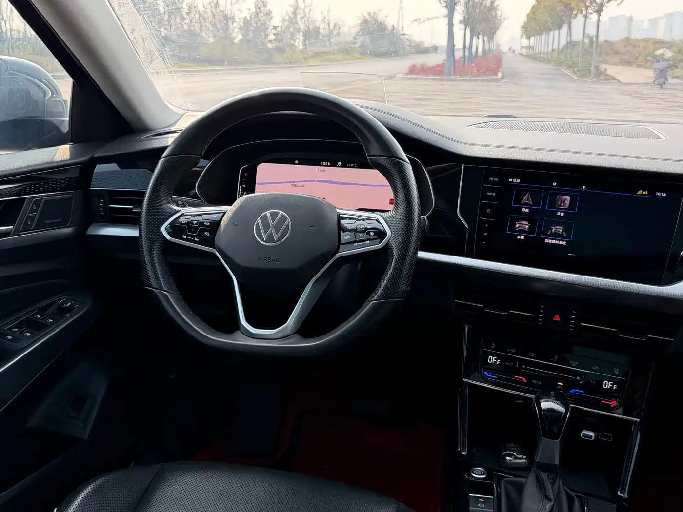 Volkswagen Passat 2022 330TSI Premium Edition фото 12