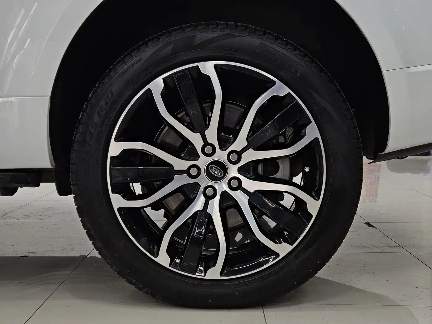 Land Rover Range Rover Sport 2022 3.0 L6 Gloss Black Edition фото 22