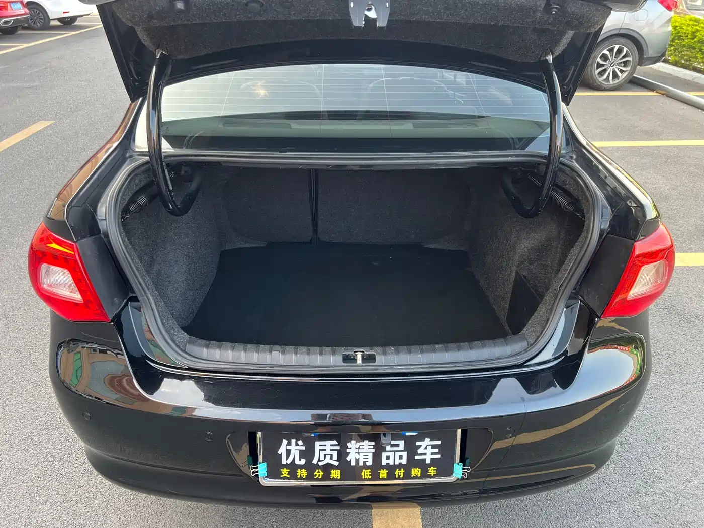 Volkswagen Bora 2013 2012 1.6L Automatic Luxury Model