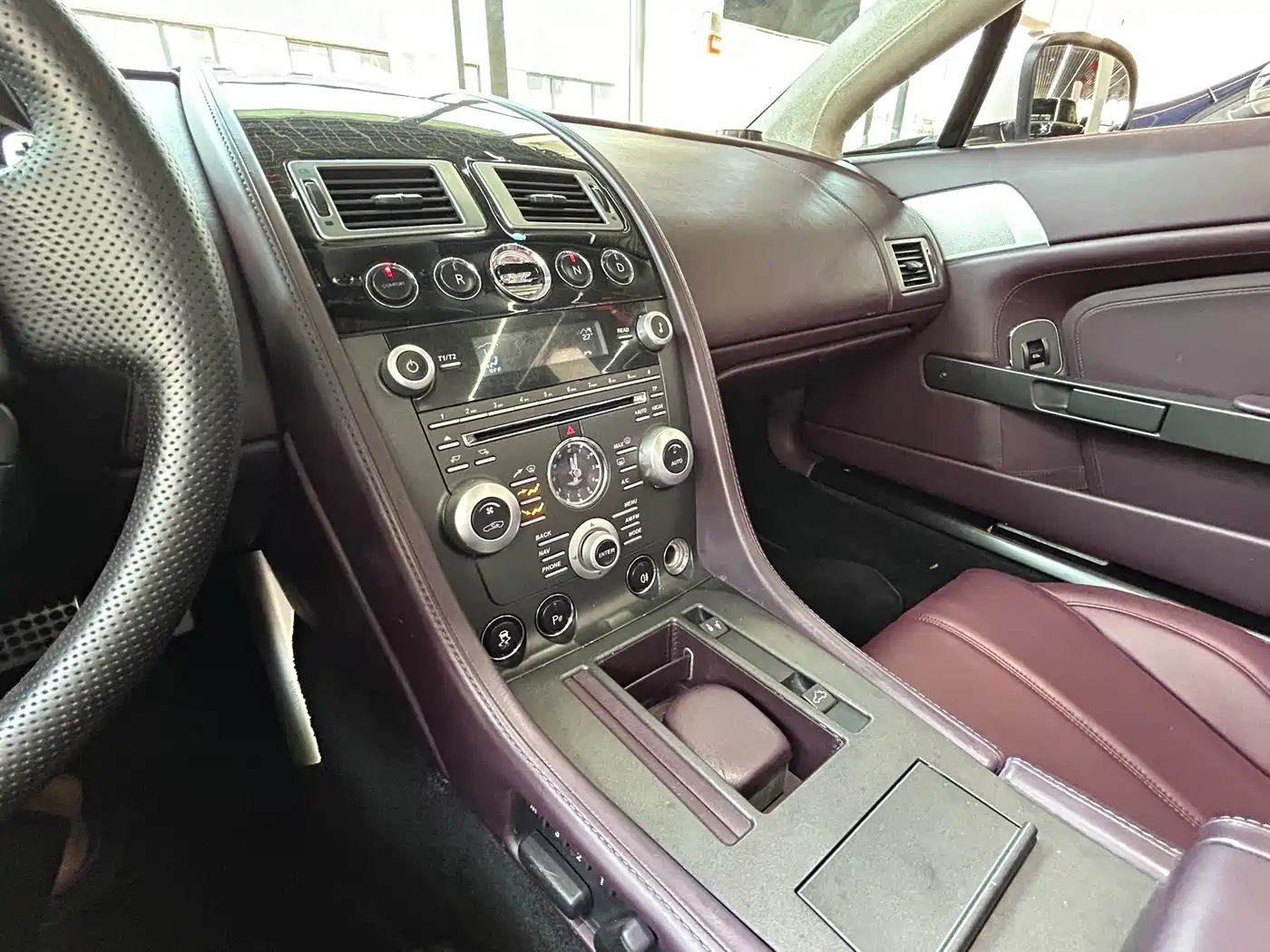 Aston Martin V8 Vantage 2011 2011 4.7L Sportshift Roadster
