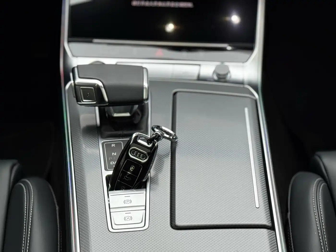 Audi A6L 2025 Model Year Facelift 40 TFSI Luxury Sport фото 12