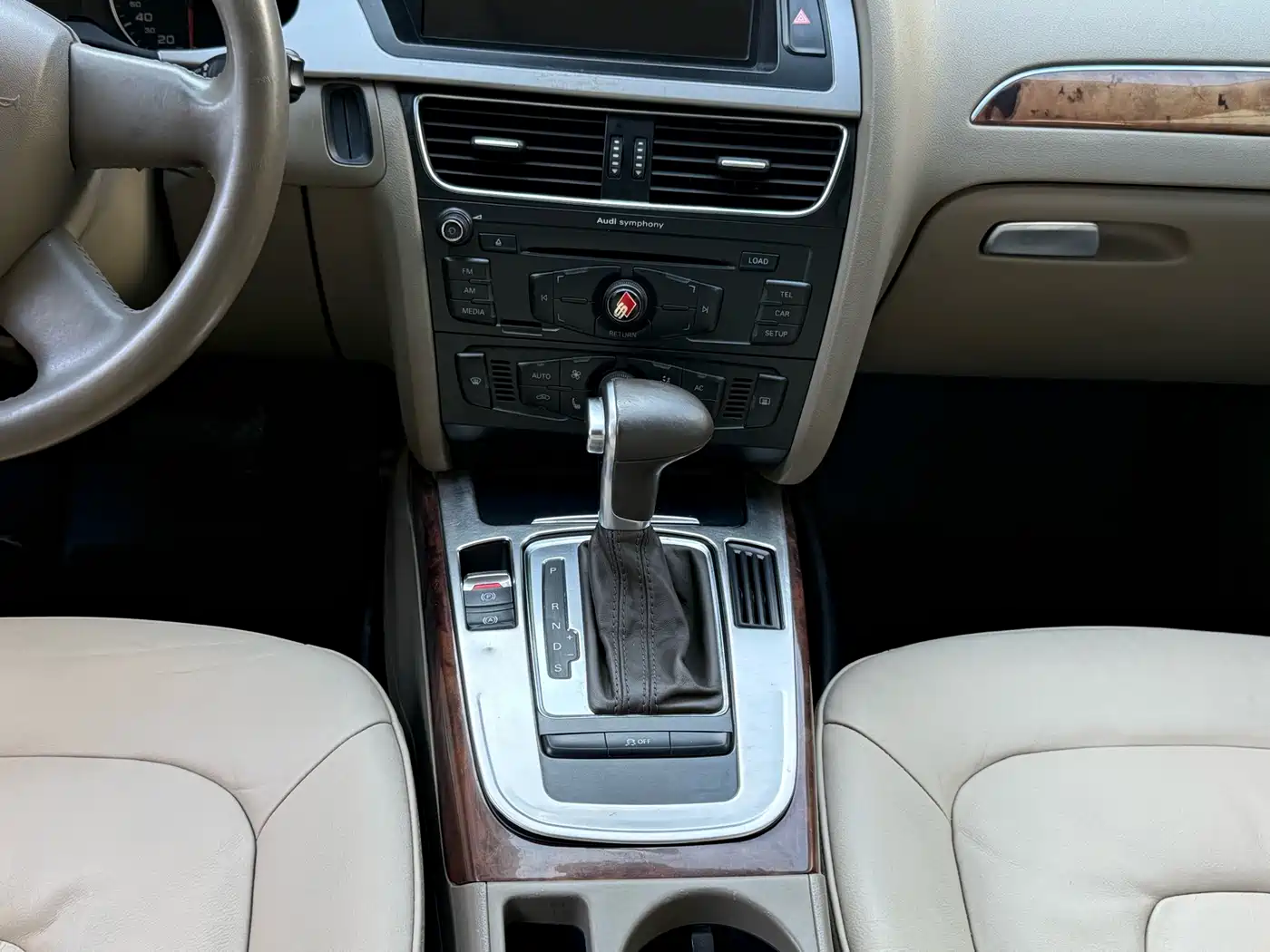 Audi A4L 2011 2009 2.0 TFSI Luxury