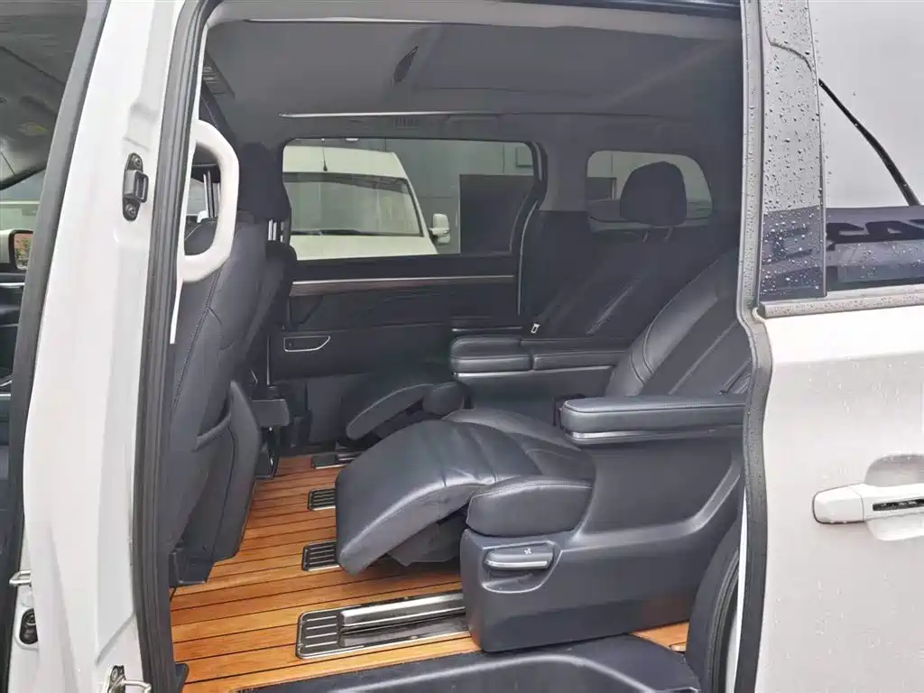 GAC Trumpchi Trumpchi M8 2023 Master Series 390T Ultimate Edition фото 5