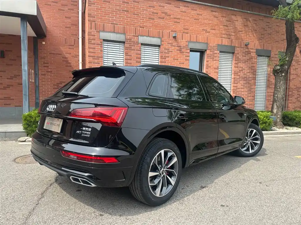 Audi Q5L 2024 Model 40 TFSI Luxury Dynamic фото 4