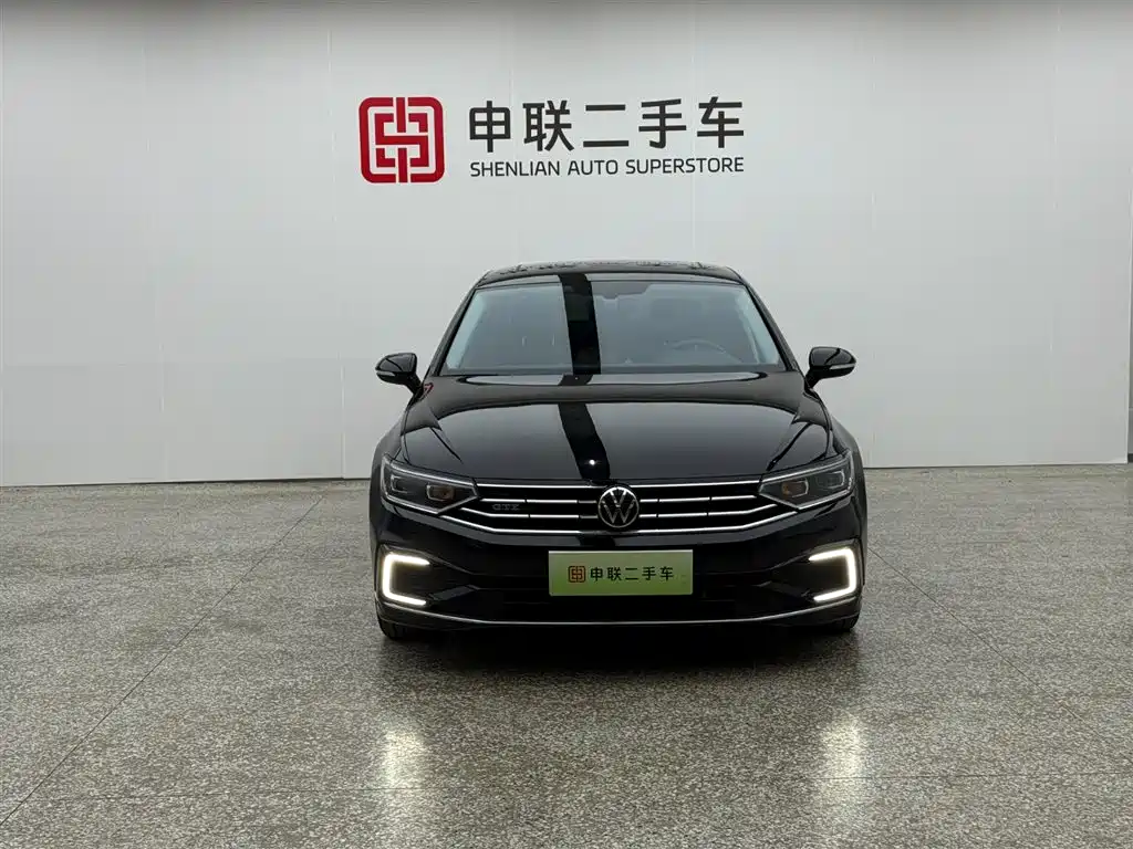 VOLKSWAGEN MAGOTAN GTE PLUG IN HYBRID