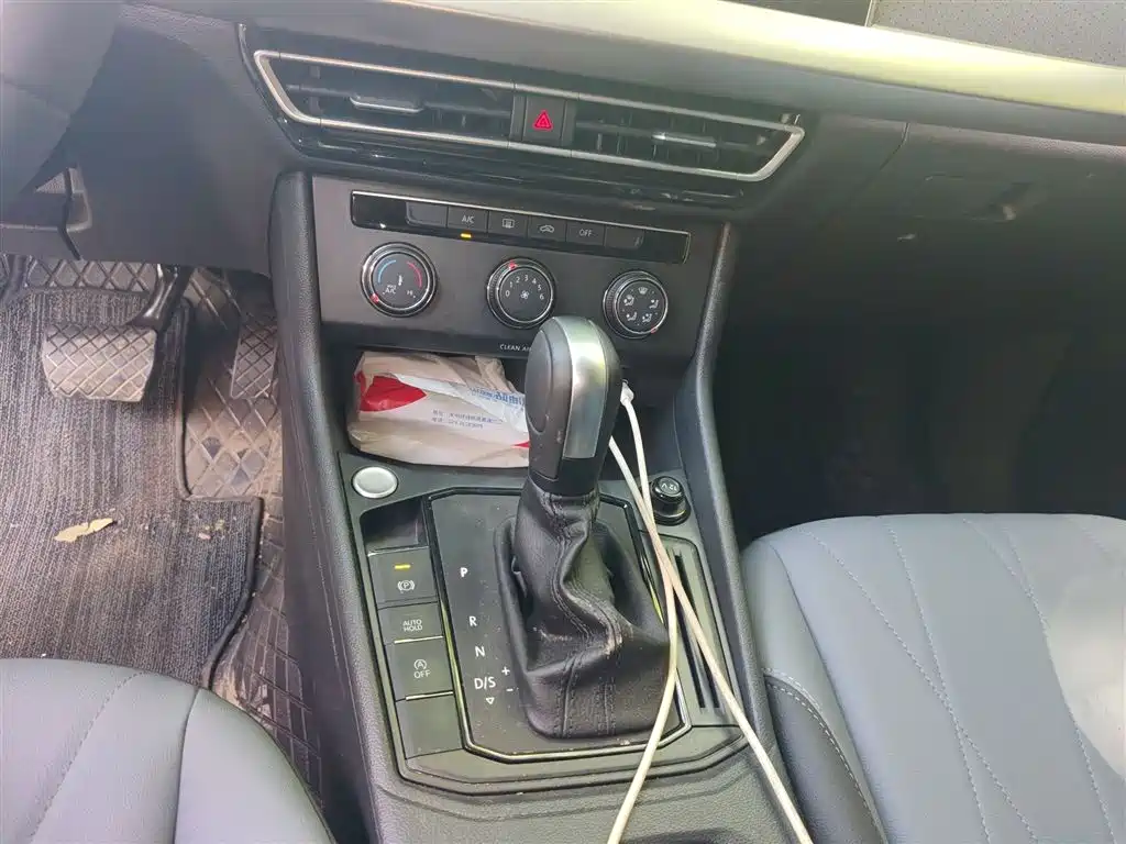 Volkswagen Lavida 2024 Model 1.5L Automatic Starlight 5 Million Edition фото 7