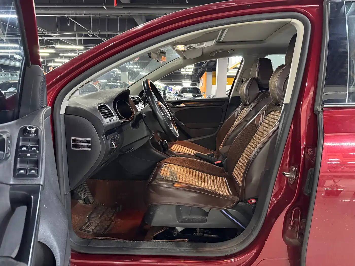 Volkswagen Golf 2012 1.6 Automatic Comfort Type фото 6