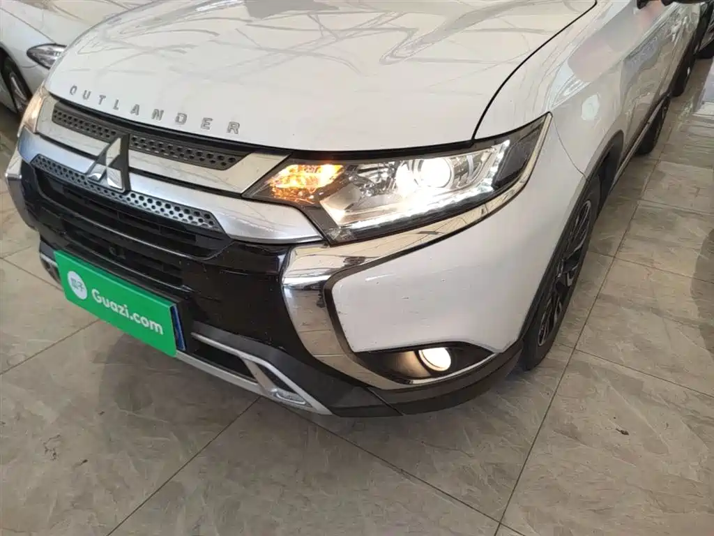 Mitsubishi Outlander 2019 2.0L 2WD Enjoy 5-Seater China VI фото 24