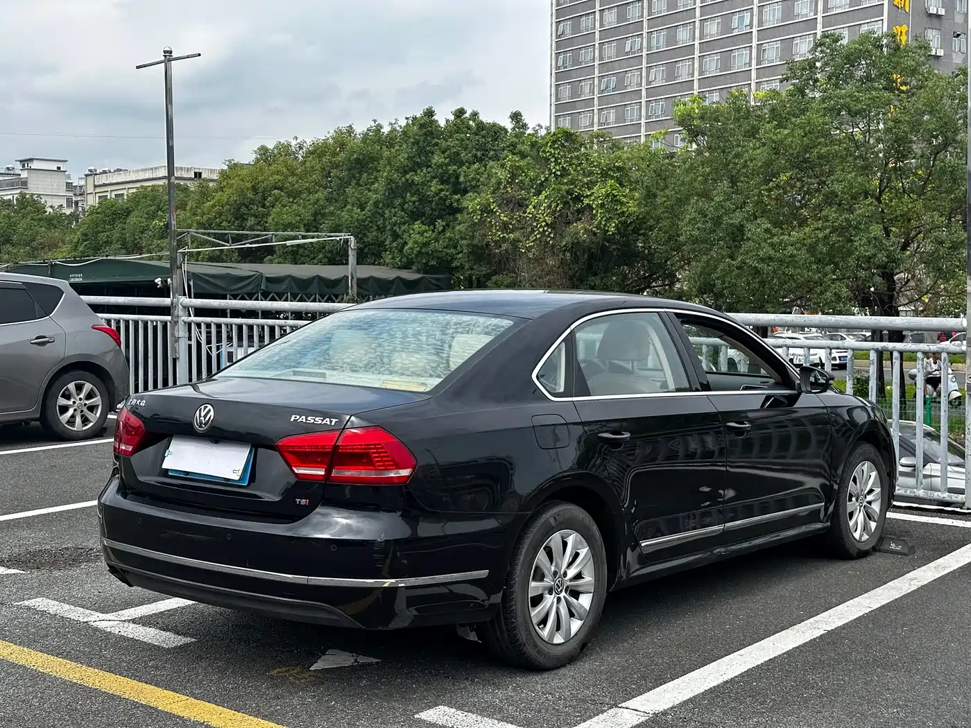 Volkswagen Passat 2013 1.8TSI DSG Zunrong фото 4
