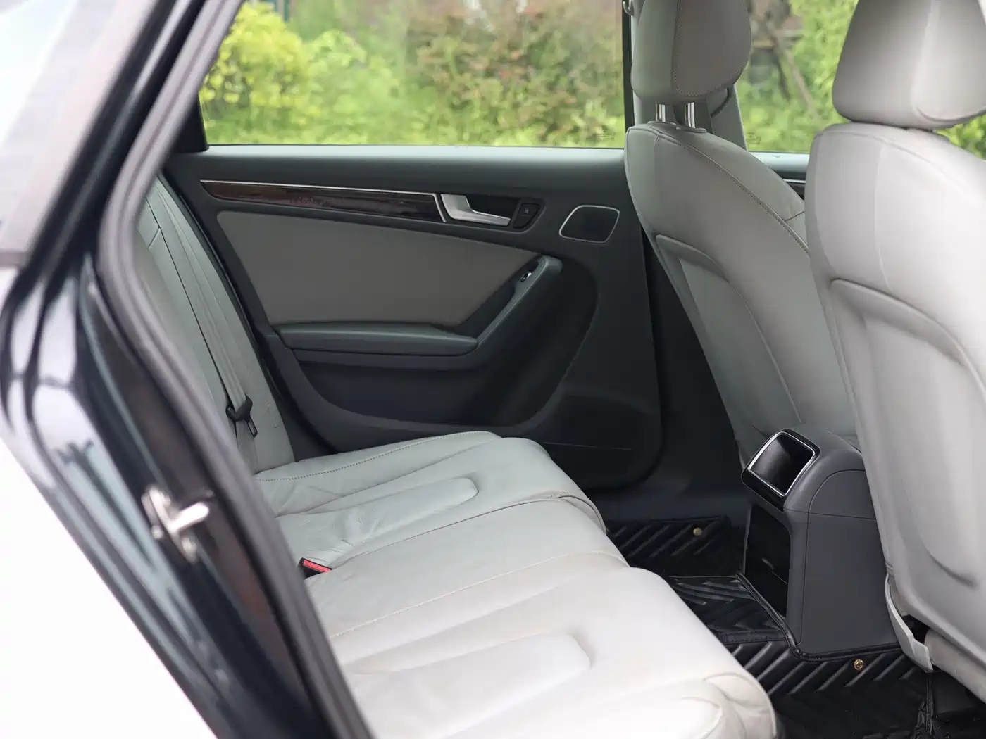 Фото 20 - Audi A4L