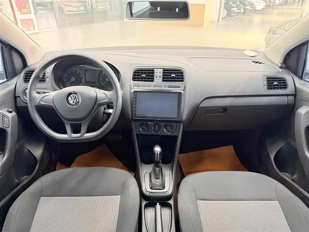 Volkswagen Polo 2018 1.5L Auto Safe Drive фото 6
