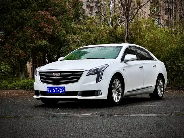 CADILLAC XTS