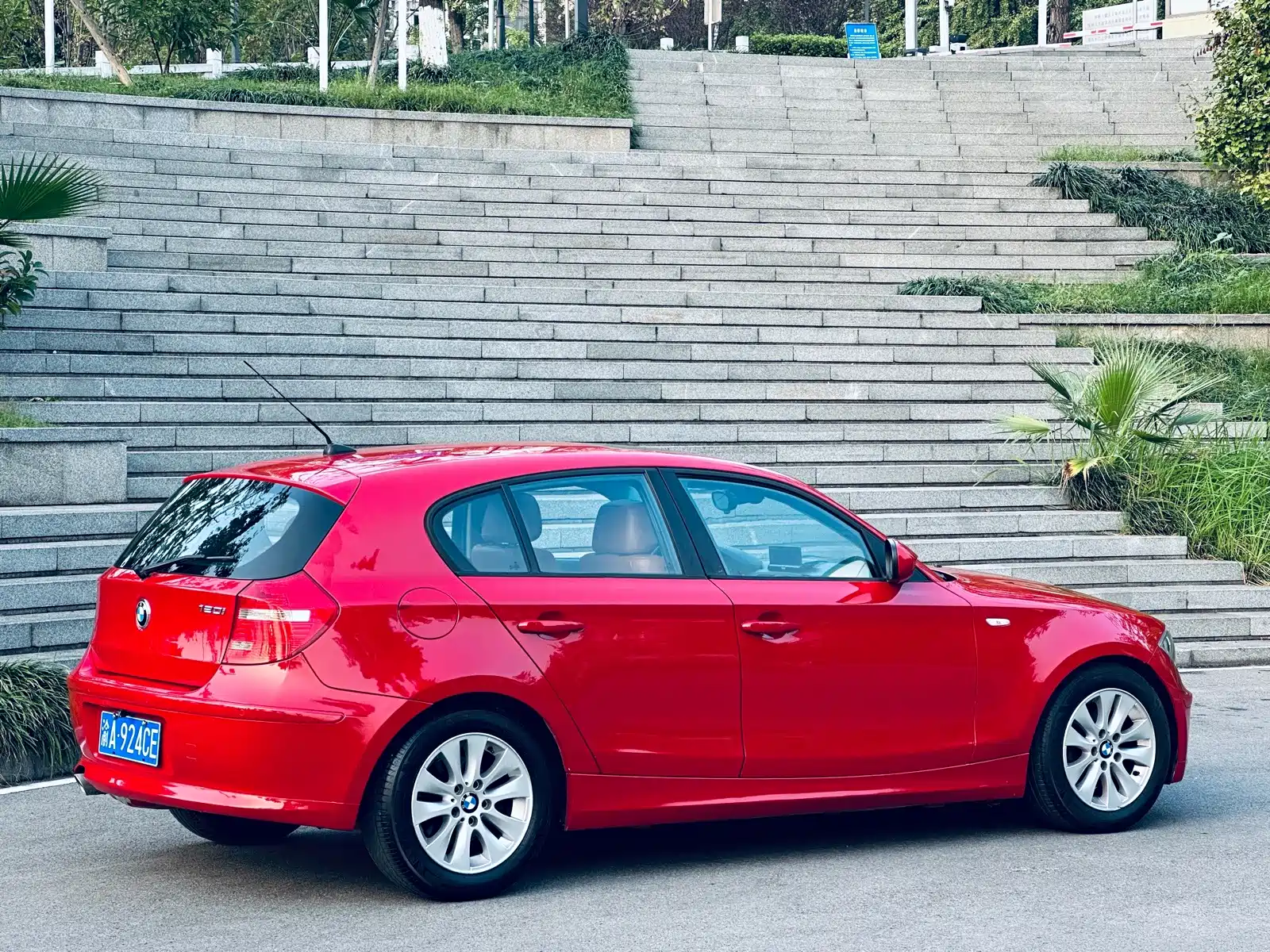صورة 6 - BMW 1 Series (Import)