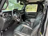 Фото 4 - Jeep Wrangler