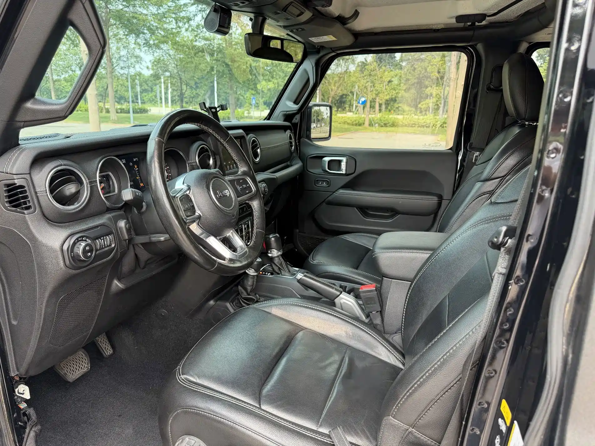 Фото 4 - Jeep Wrangler