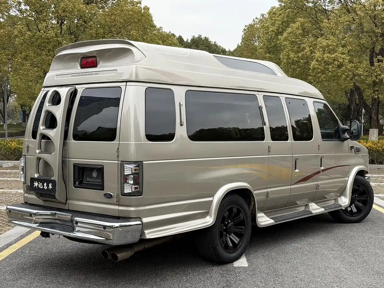 Ford E350 2012 2011 5.4L Standard Yacht Edition