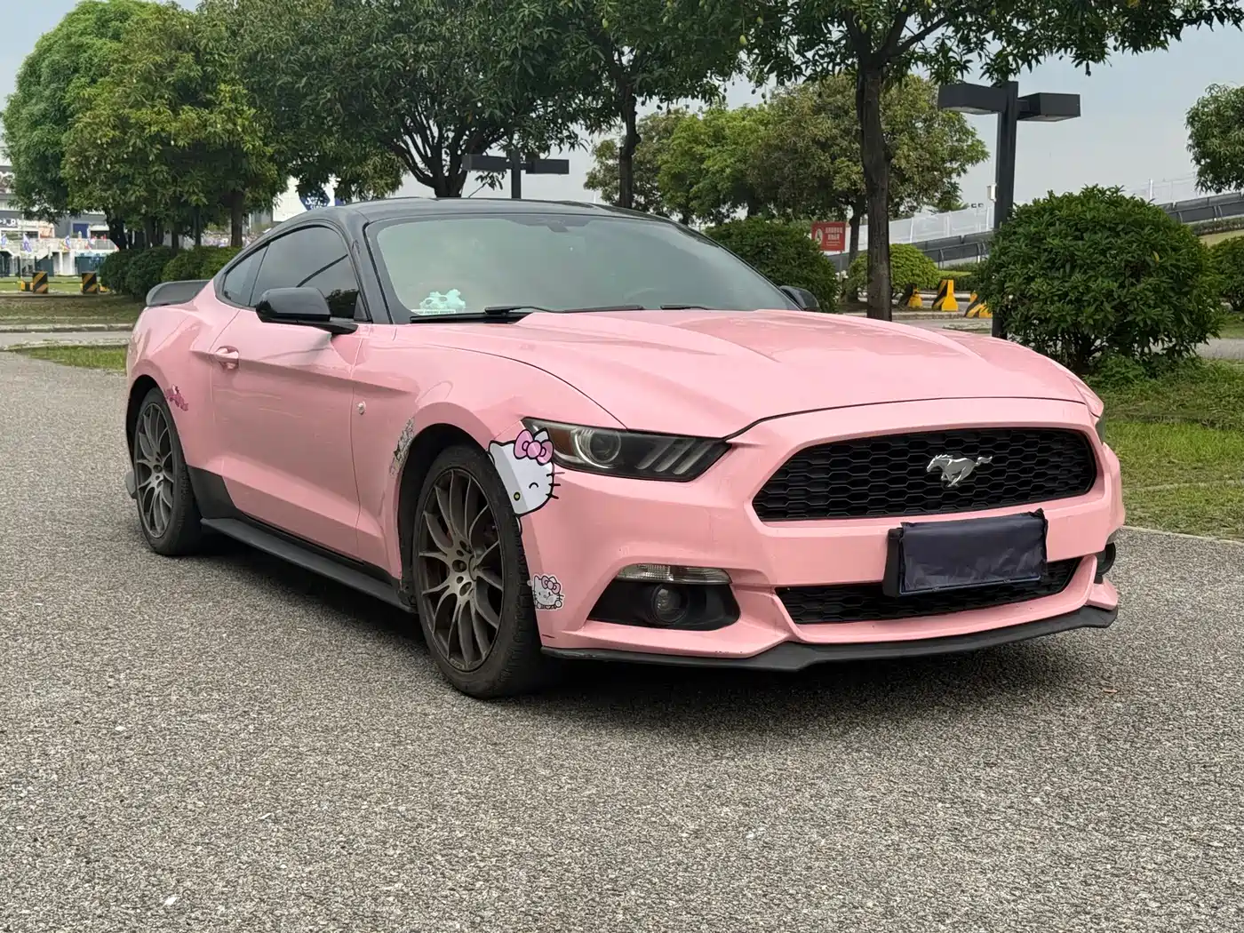 Photo 2 - Ford Mustang