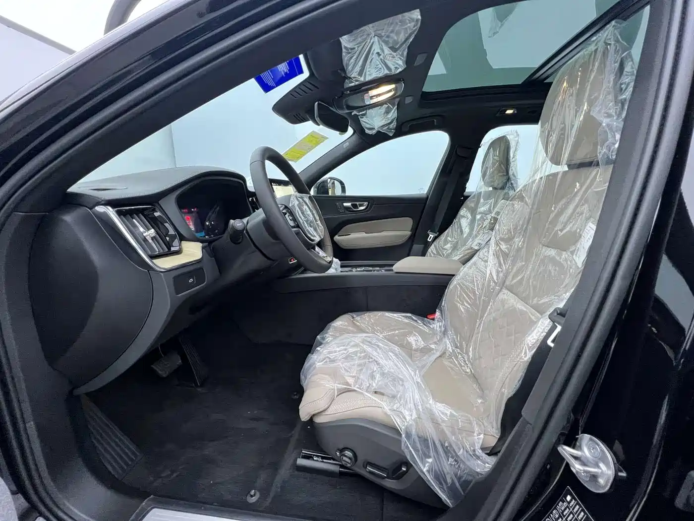 Volvo XC60 2026 2026 Model B5 AWD Premium Luxury