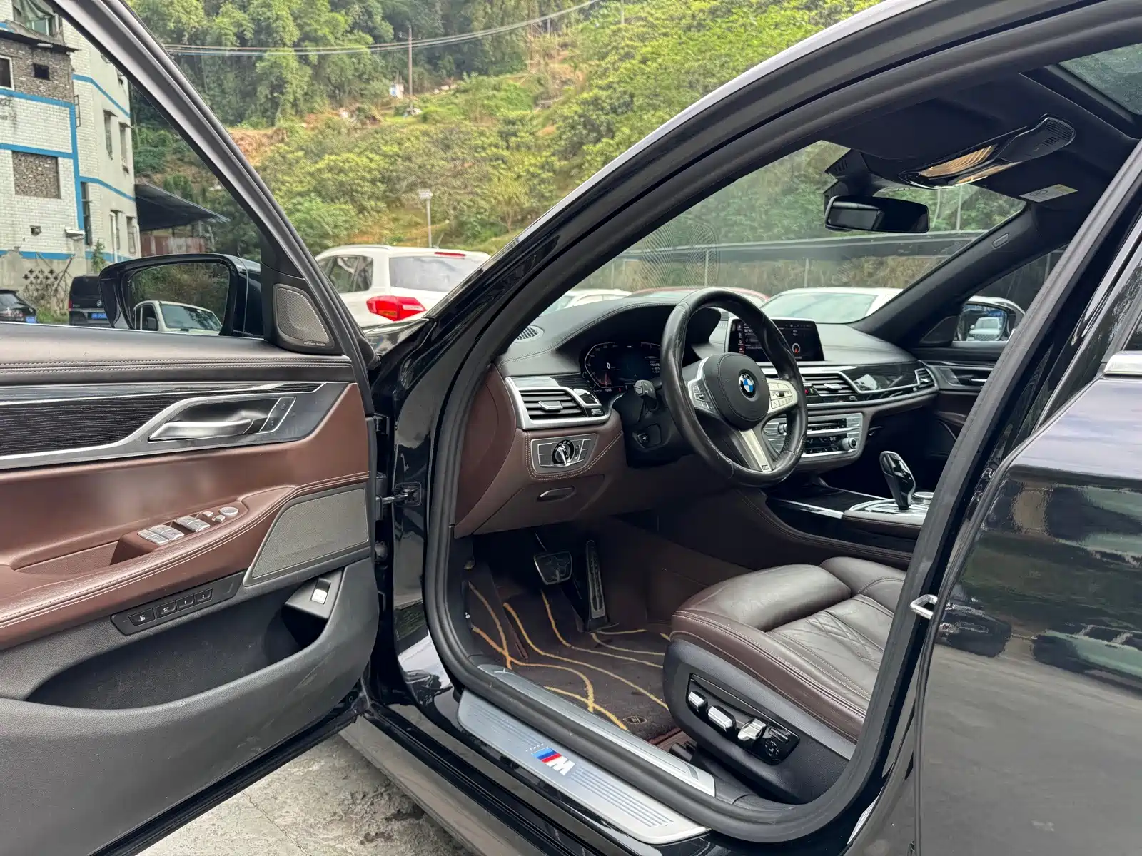 Photo 13 - BMW 7 Series