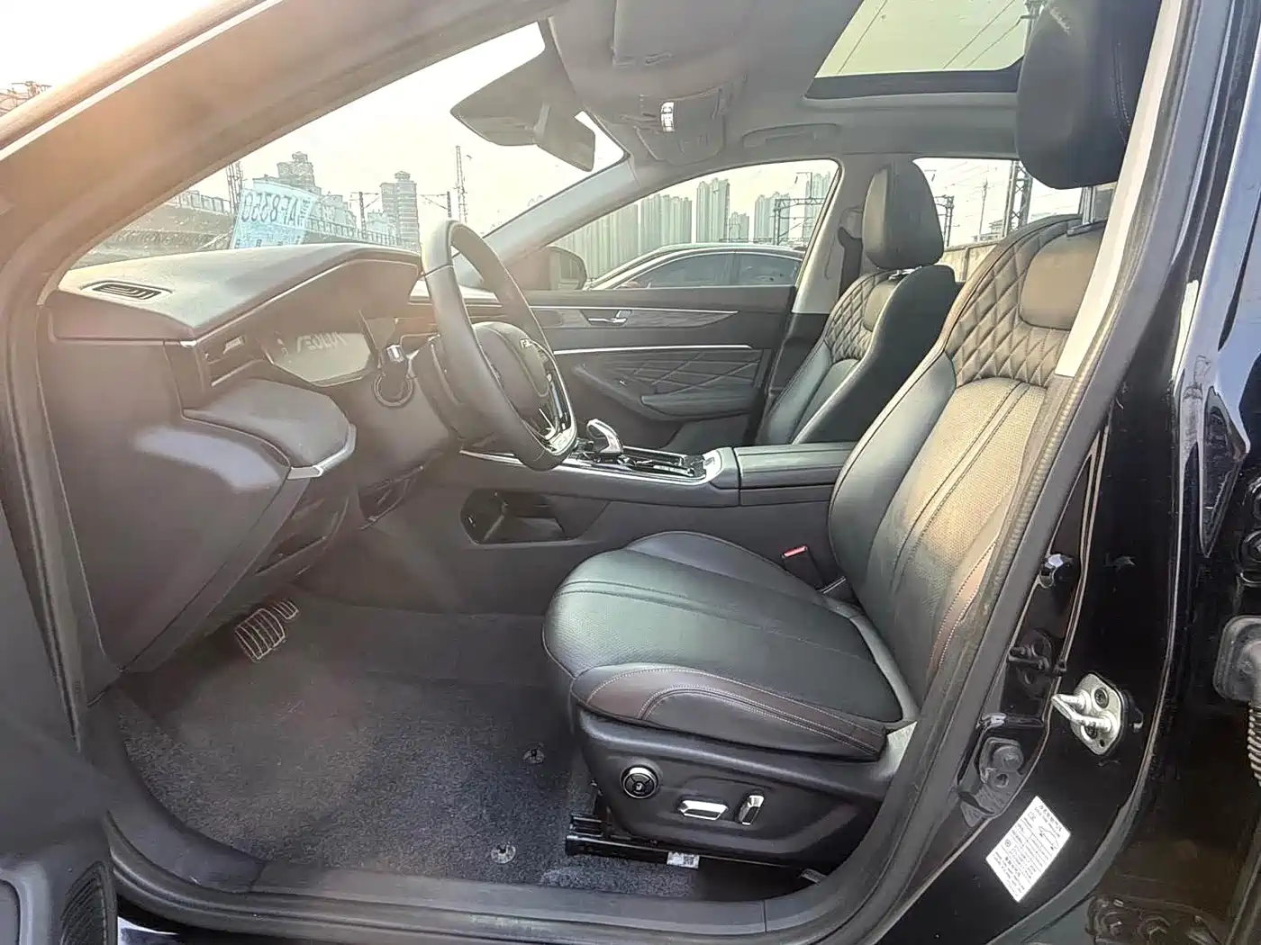 DONGFENG YI HYUN MAX