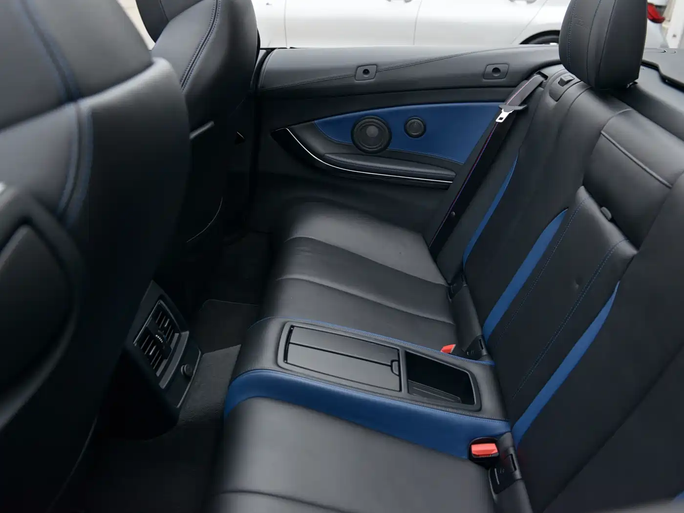 BMW M4 2017 M4 Convertible Fans Limited Edition фото 11