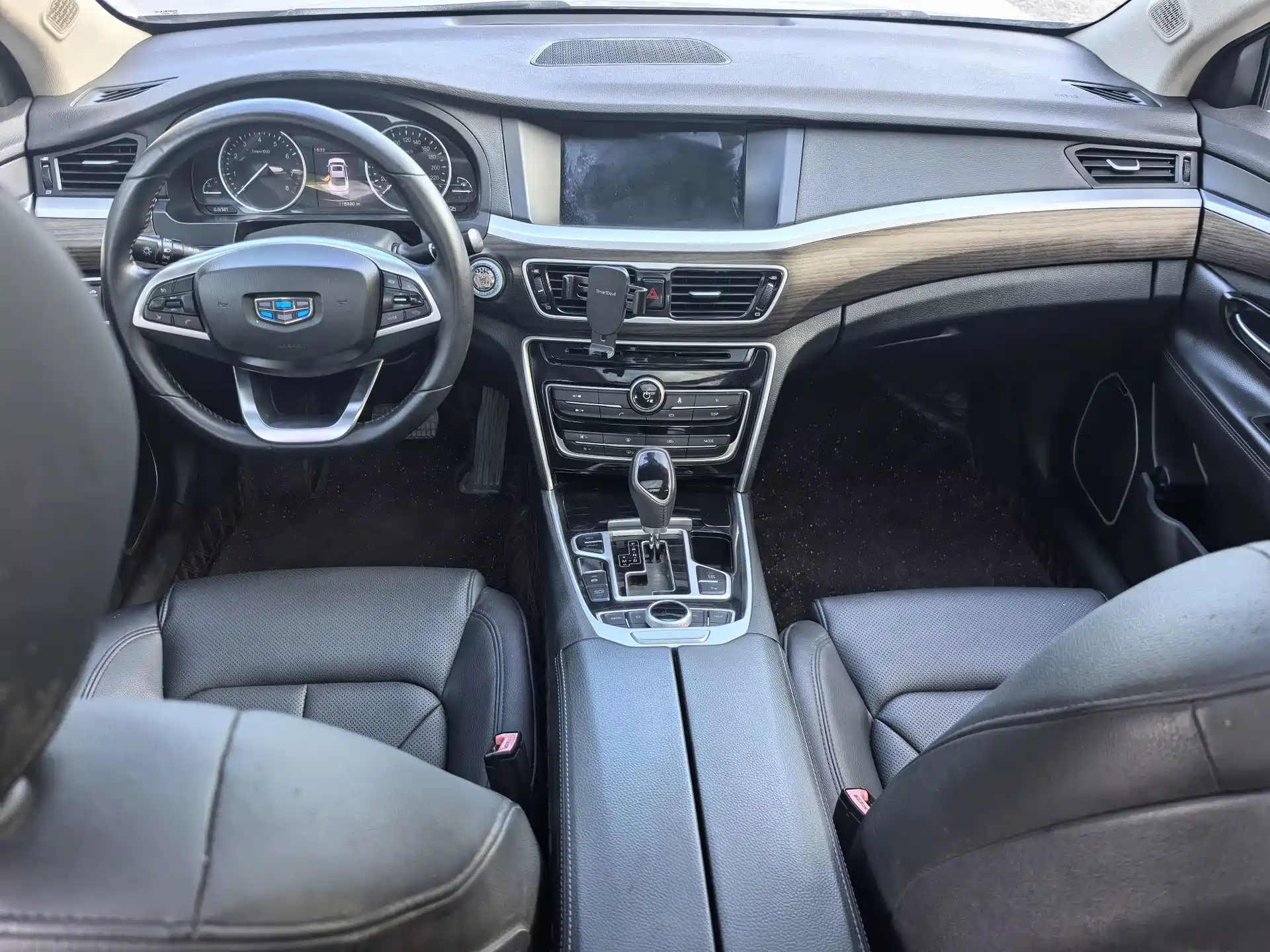 Фото 8 - Geely Borui
