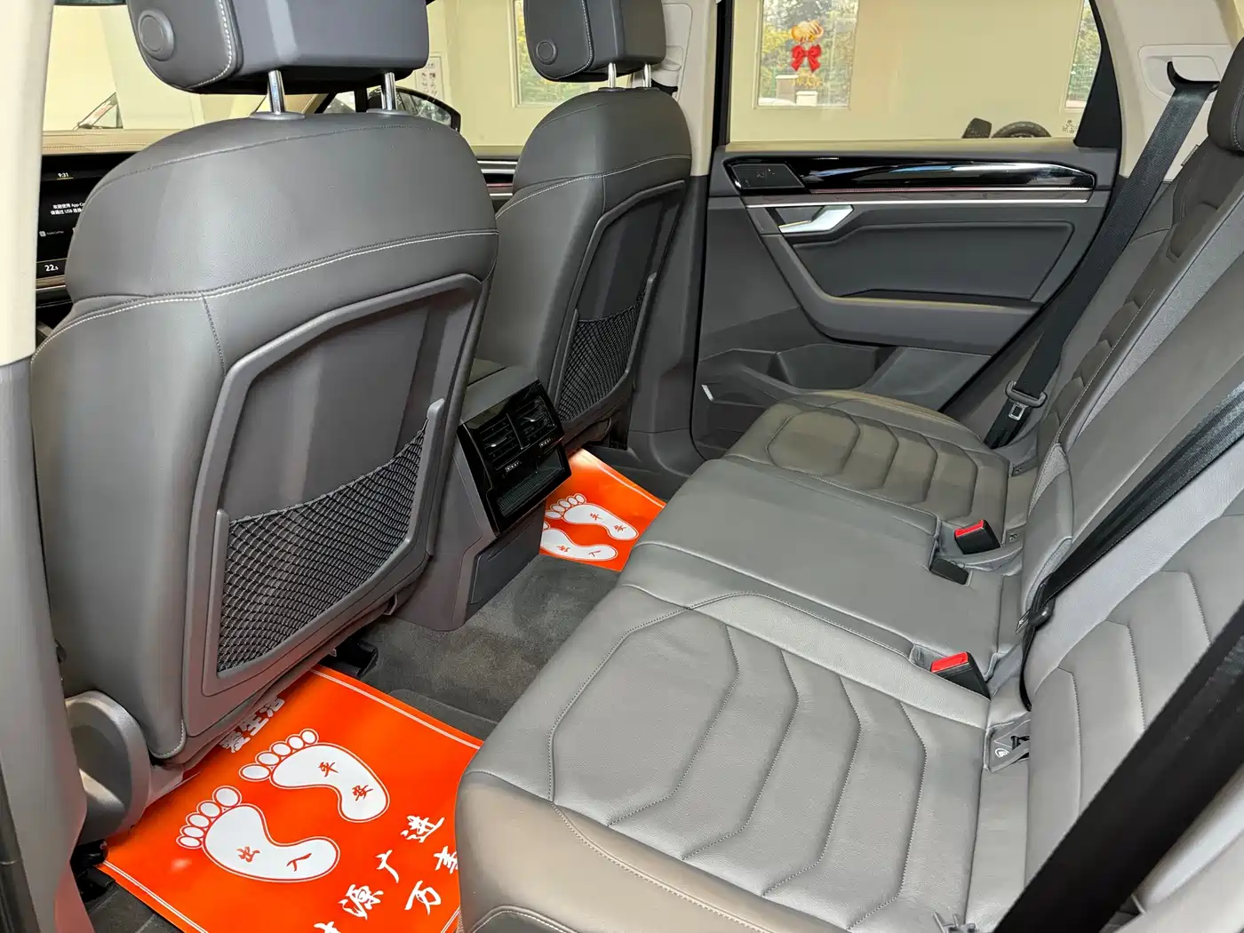 Volkswagen Touareg 2023 2023 3.0TSI R-Line Black Sports Package
