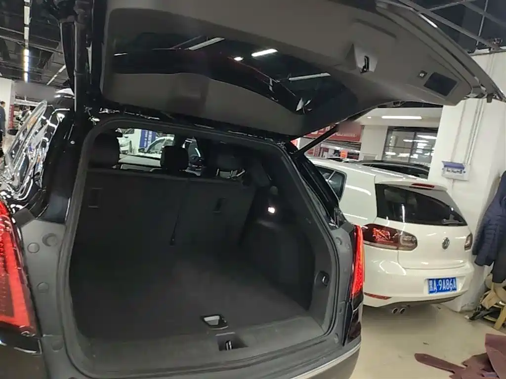 Photo 19 - Cadillac XT5